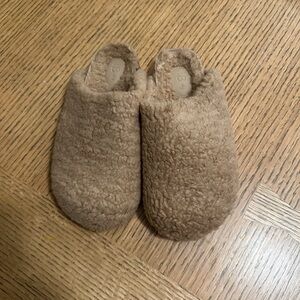 IB Apress fuzzy slippers